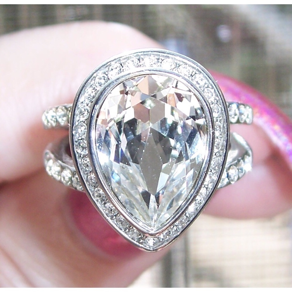 STAINLESS STEEL Top Grade Crystal Pear Shaped Halo Ring